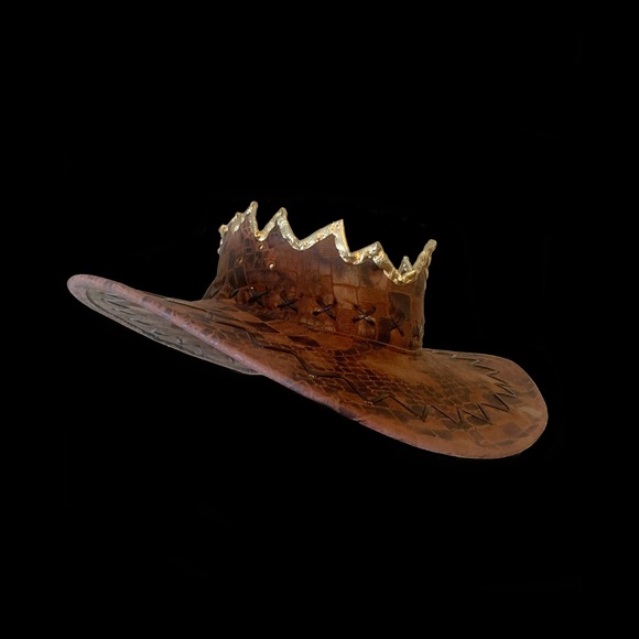 Shaded Crown - Picture 2 of 5